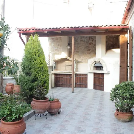 Artemisia Traditional Apartment *